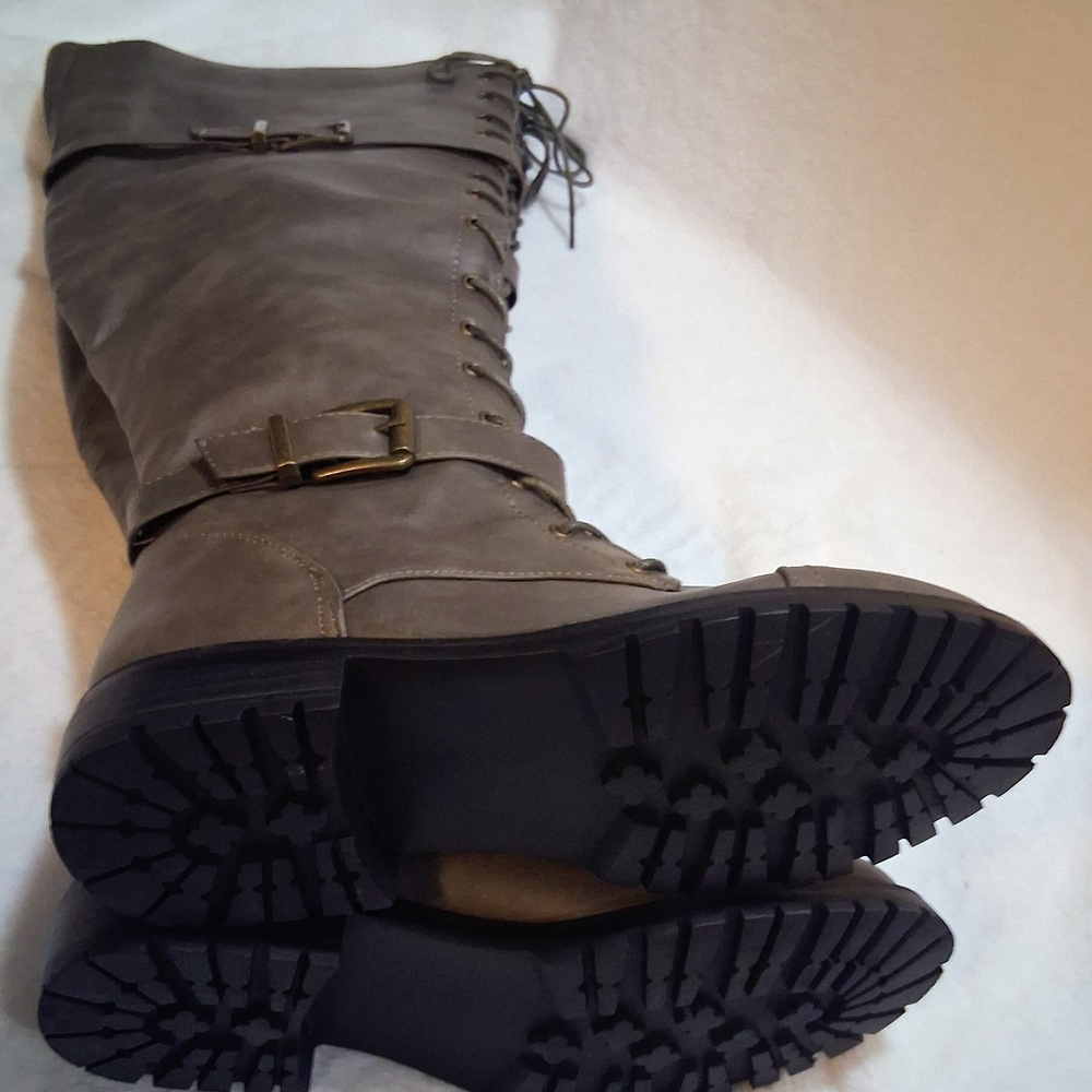 Chic Lace-Up Over the Knee Boots in Gray - Picture 3 of 7